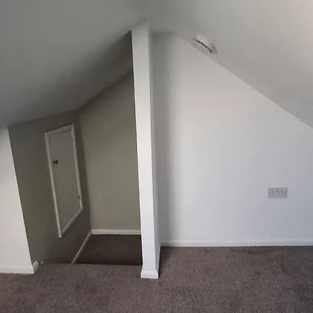Дом отдыха Spacious 3 Bed 2 Baths Free Wifi Location *