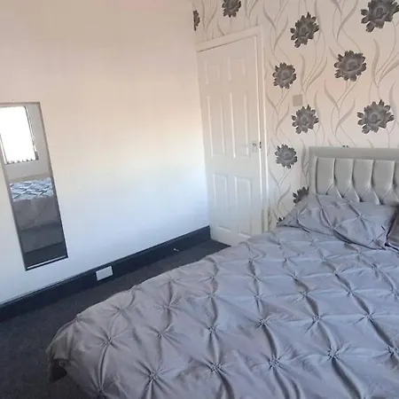Spacious 3 Bed 2 Baths Free Wifi Location Дом отдыха Мидлсбро
