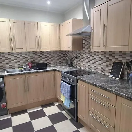 Spacious 3 Bed 2 Baths Free Wifi Location Мидлсбро