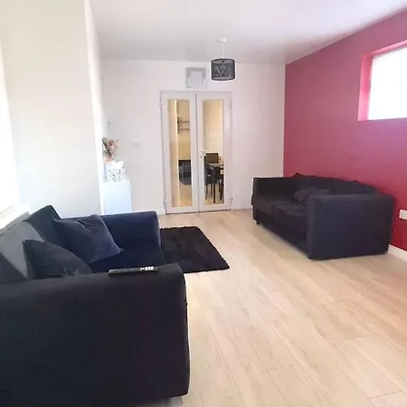 Spacious 3 Bed 2 Baths Free Wifi Location Дом отдыха Мидлсбро